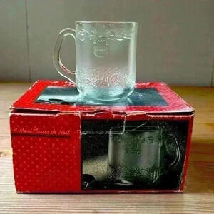 Les Verreries De Saint-Gobain Set Of 4 Christmas/Holiday Mugs…1990’s